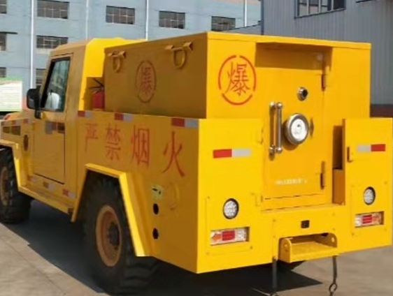 建始凯龙爆破器材运输车：保障爆破任务的安全运行