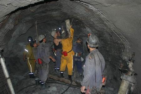 建始工程爆破中的危险因素分析以及应对工程爆破危险的措施